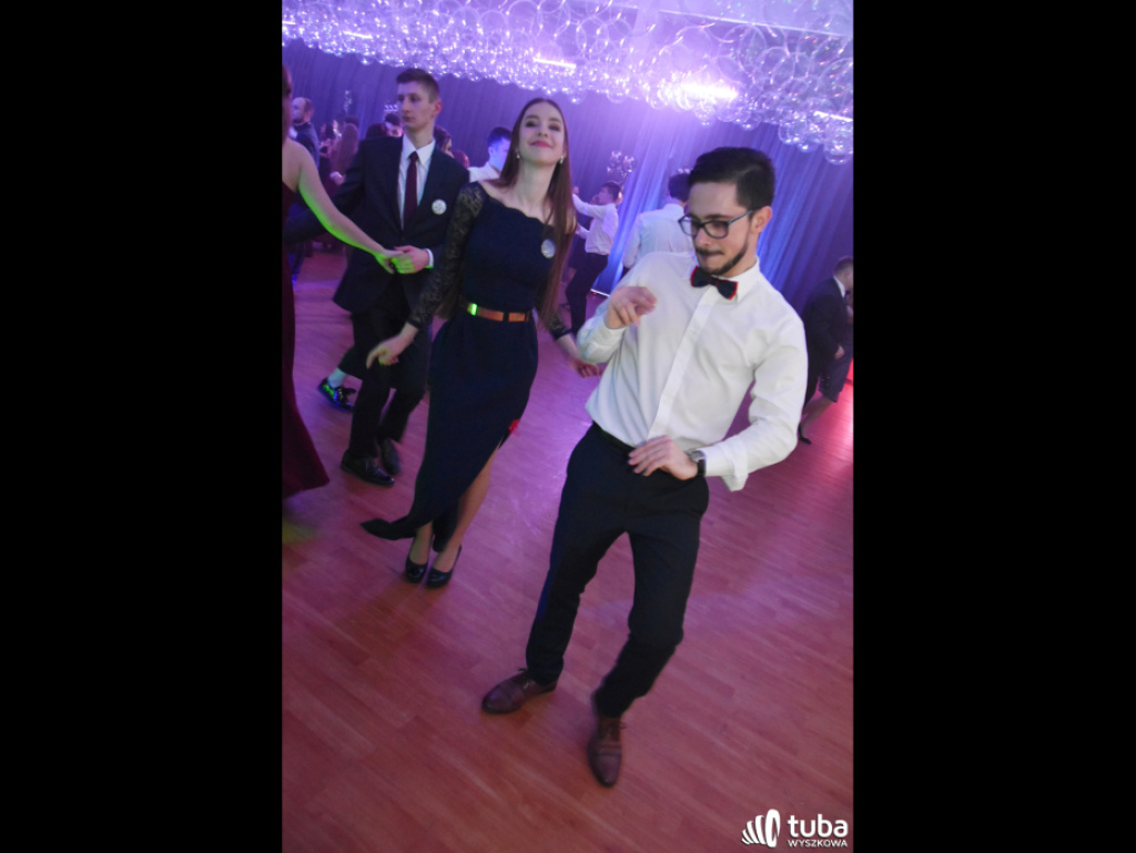 Na sto dni przed rozdaniem maturalnych Oskarów... Studniówka w I LO w Wyszkowie (video)