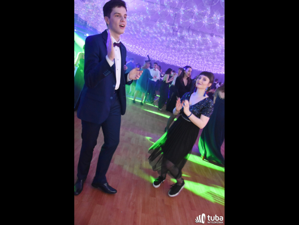Na sto dni przed rozdaniem maturalnych Oskarów... Studniówka w I LO w Wyszkowie (video)