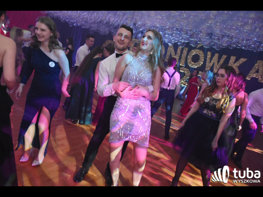 Na sto dni przed rozdaniem maturalnych Oskarów... Studniówka w I LO w Wyszkowie (video)