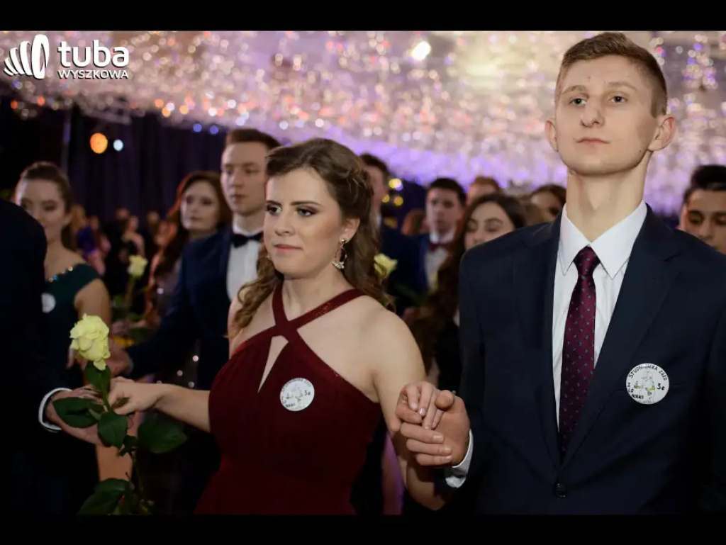 Na sto dni przed rozdaniem maturalnych Oskarów... Studniówka w I LO w Wyszkowie (video)