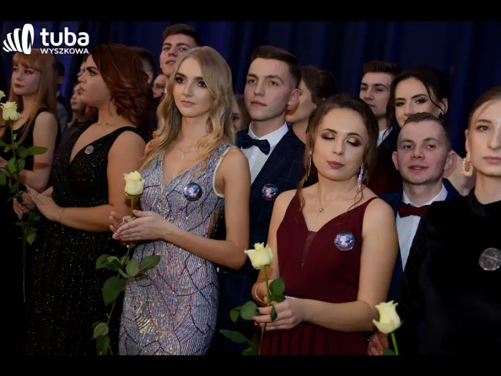 Na sto dni przed rozdaniem maturalnych Oskarów... Studniówka w I LO w Wyszkowie (video)