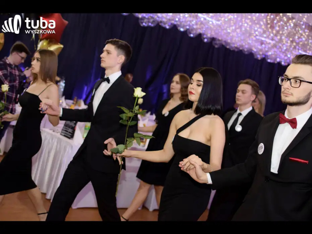 Na sto dni przed rozdaniem maturalnych Oskarów... Studniówka w I LO w Wyszkowie (video)