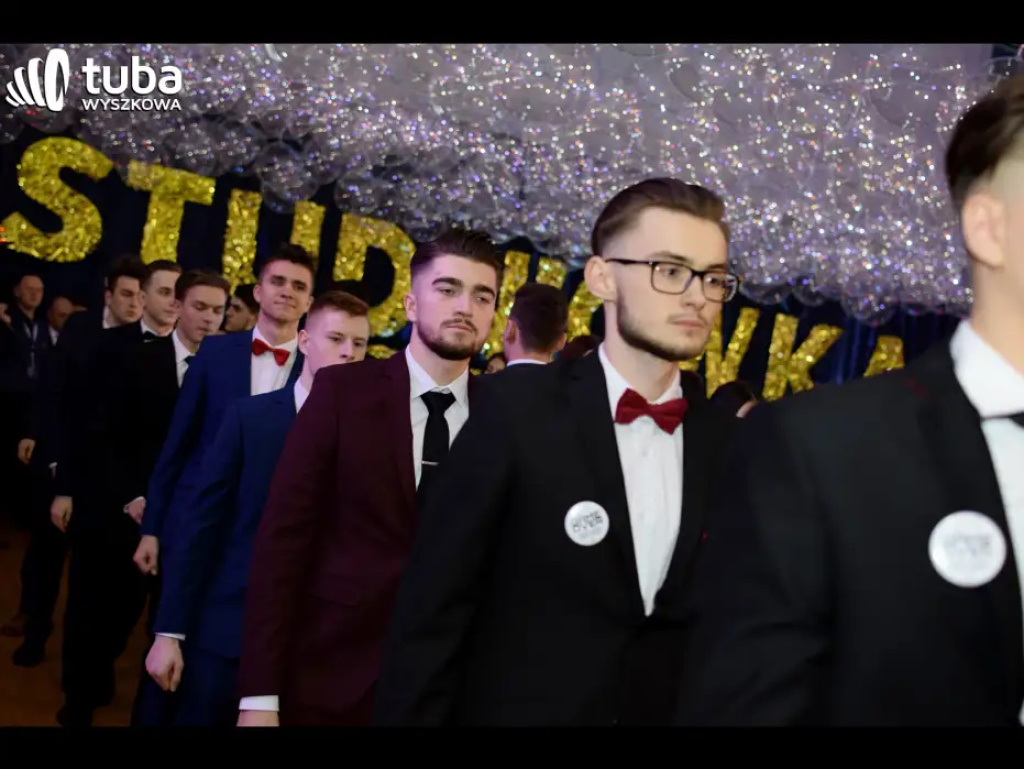 Na sto dni przed rozdaniem maturalnych Oskarów... Studniówka w I LO w Wyszkowie (video)
