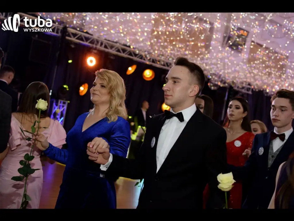 Na sto dni przed rozdaniem maturalnych Oskarów... Studniówka w I LO w Wyszkowie (video)