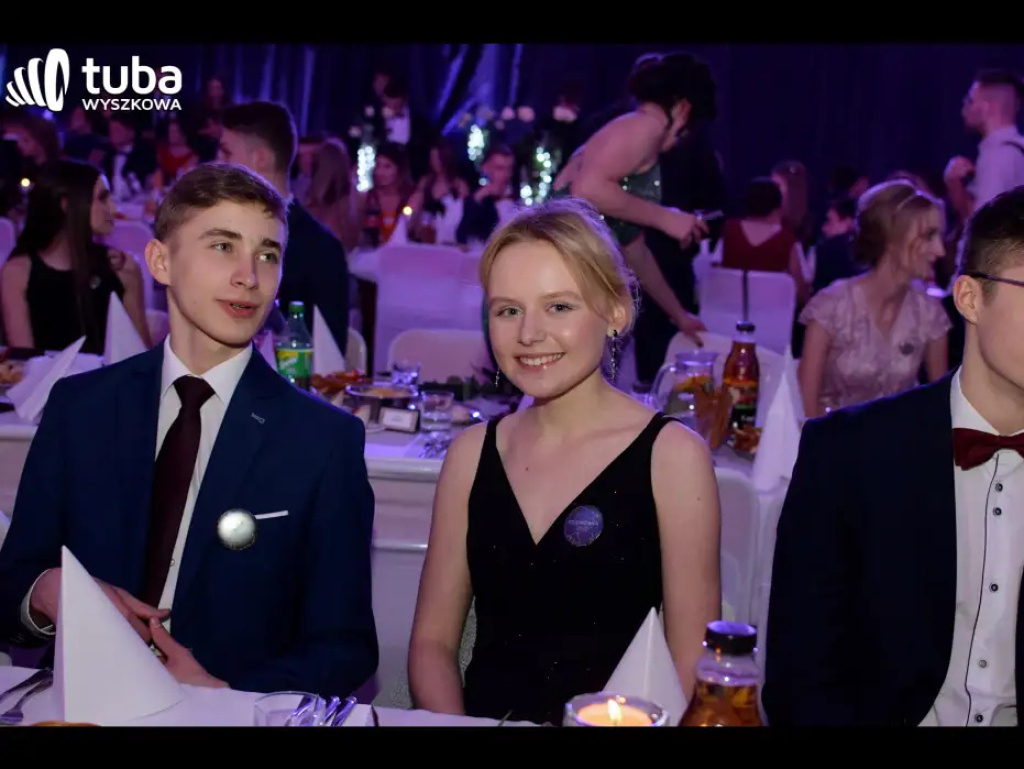 Na sto dni przed rozdaniem maturalnych Oskarów... Studniówka w I LO w Wyszkowie (video)