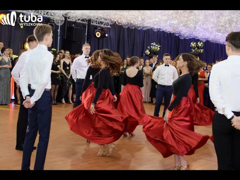 Na sto dni przed rozdaniem maturalnych Oskarów... Studniówka w I LO w Wyszkowie (video)