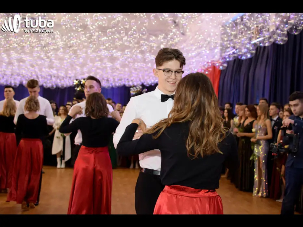 Na sto dni przed rozdaniem maturalnych Oskarów... Studniówka w I LO w Wyszkowie (video)