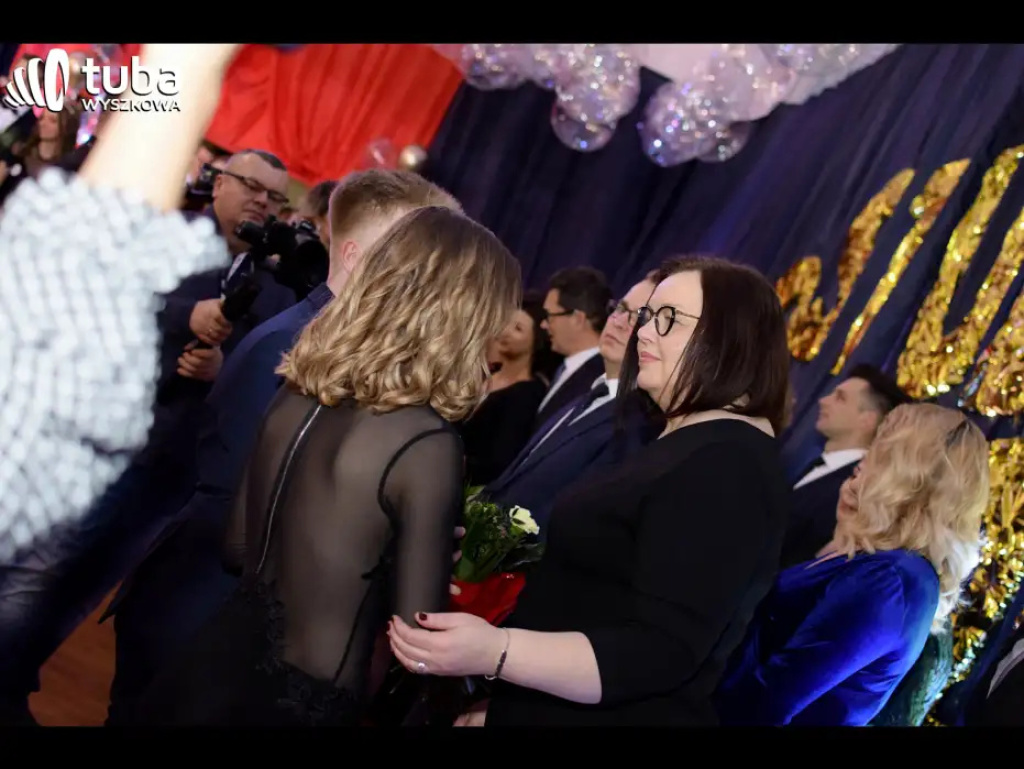 Na sto dni przed rozdaniem maturalnych Oskarów... Studniówka w I LO w Wyszkowie (video)