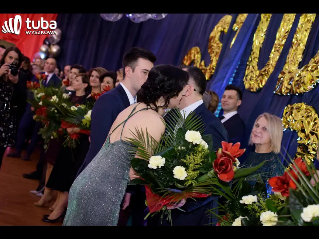 Na sto dni przed rozdaniem maturalnych Oskarów... Studniówka w I LO w Wyszkowie (video)