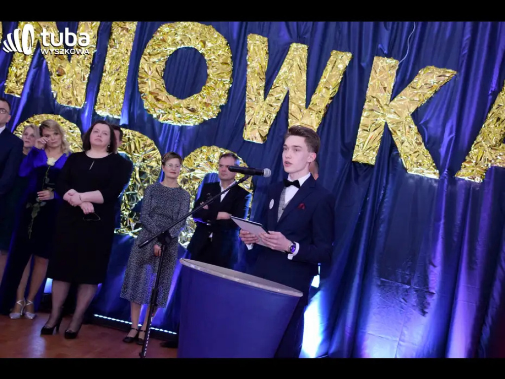 Na sto dni przed rozdaniem maturalnych Oskarów... Studniówka w I LO w Wyszkowie (video)