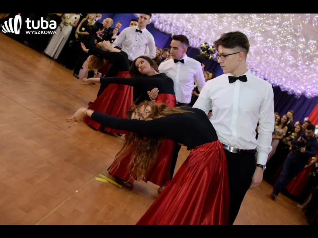 Na sto dni przed rozdaniem maturalnych Oskarów... Studniówka w I LO w Wyszkowie (video)