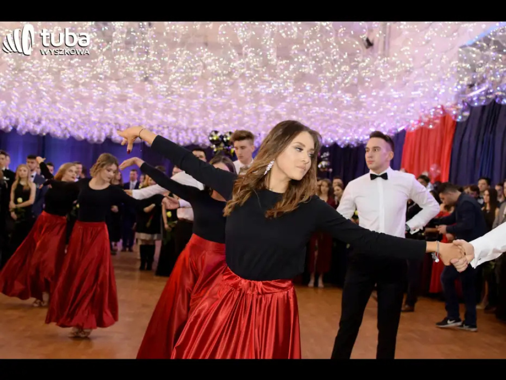 Na sto dni przed rozdaniem maturalnych Oskarów... Studniówka w I LO w Wyszkowie (video)