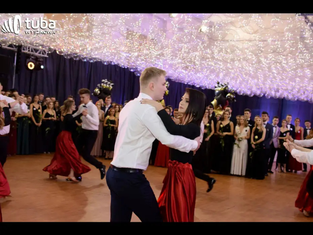 Na sto dni przed rozdaniem maturalnych Oskarów... Studniówka w I LO w Wyszkowie (video)