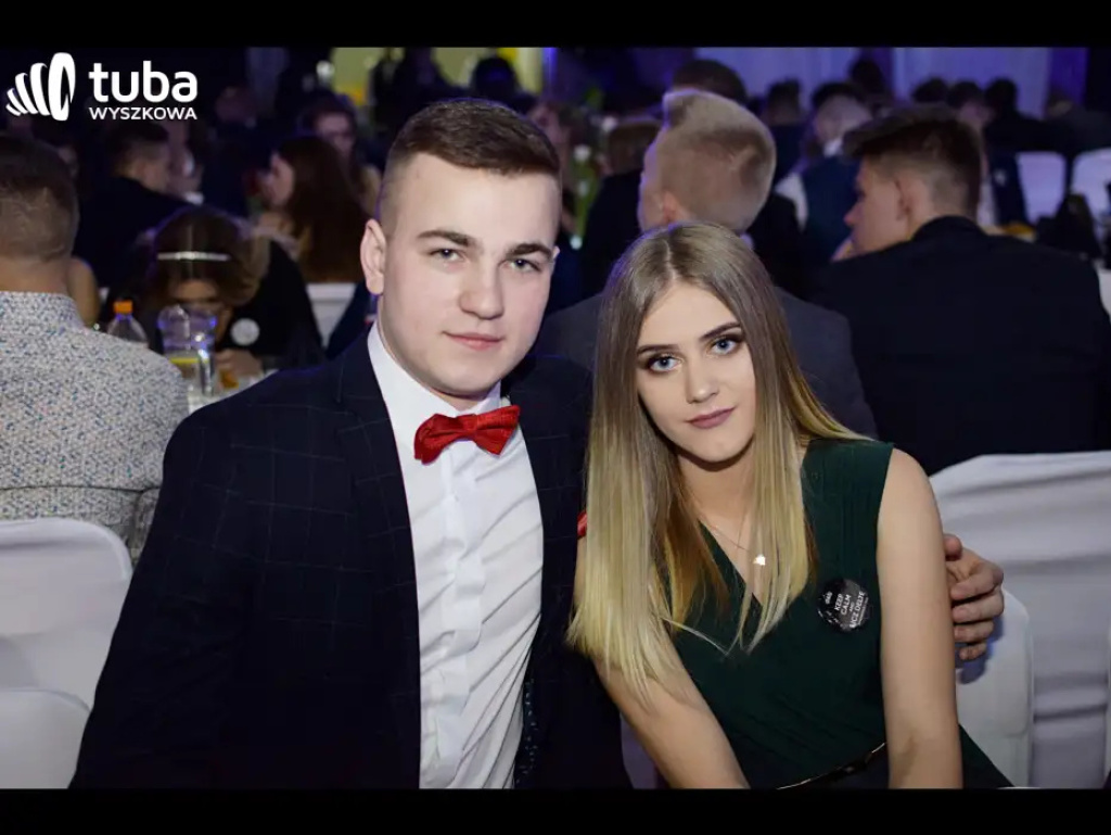 Baśniowy bal studniówkowy maturzystów Zespołu Szkół nr 3 w Wyszkowie (video)