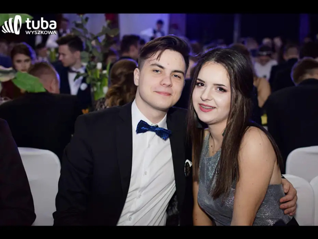 Baśniowy bal studniówkowy maturzystów Zespołu Szkół nr 3 w Wyszkowie (video)