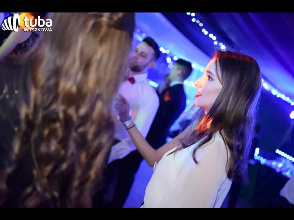 Baśniowy bal studniówkowy maturzystów Zespołu Szkół nr 3 w Wyszkowie (video)