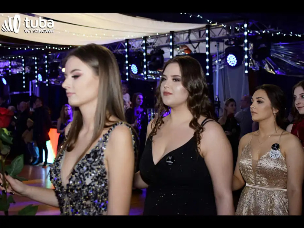 Baśniowy bal studniówkowy maturzystów Zespołu Szkół nr 3 w Wyszkowie (video)