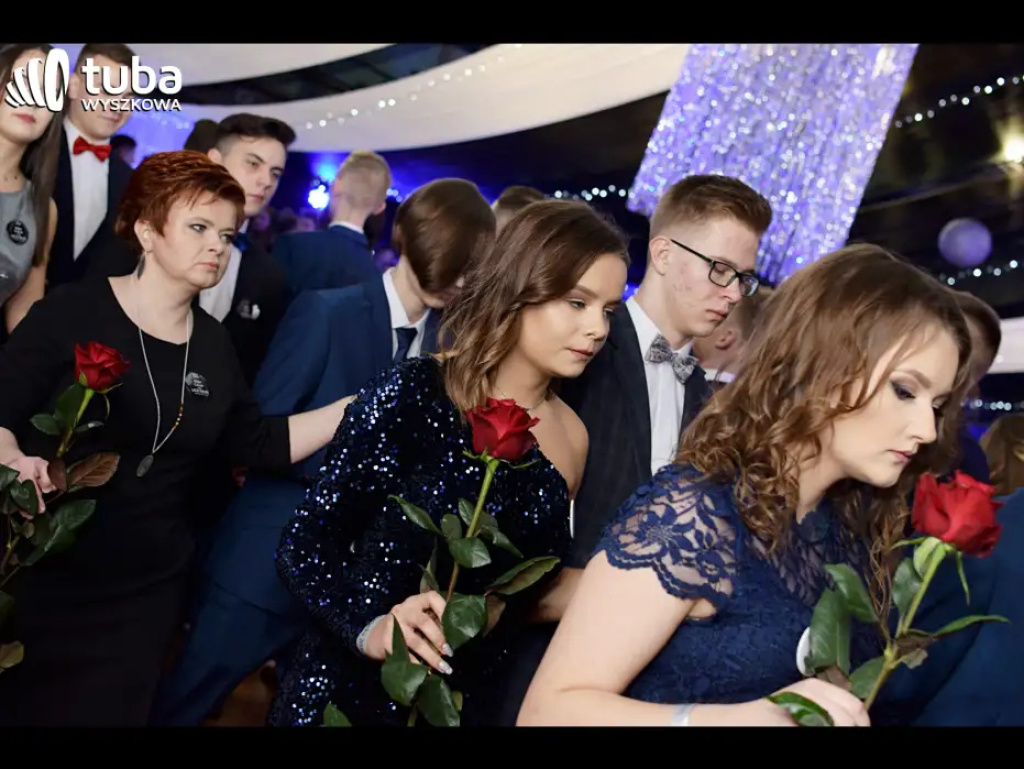 Baśniowy bal studniówkowy maturzystów Zespołu Szkół nr 3 w Wyszkowie (video)