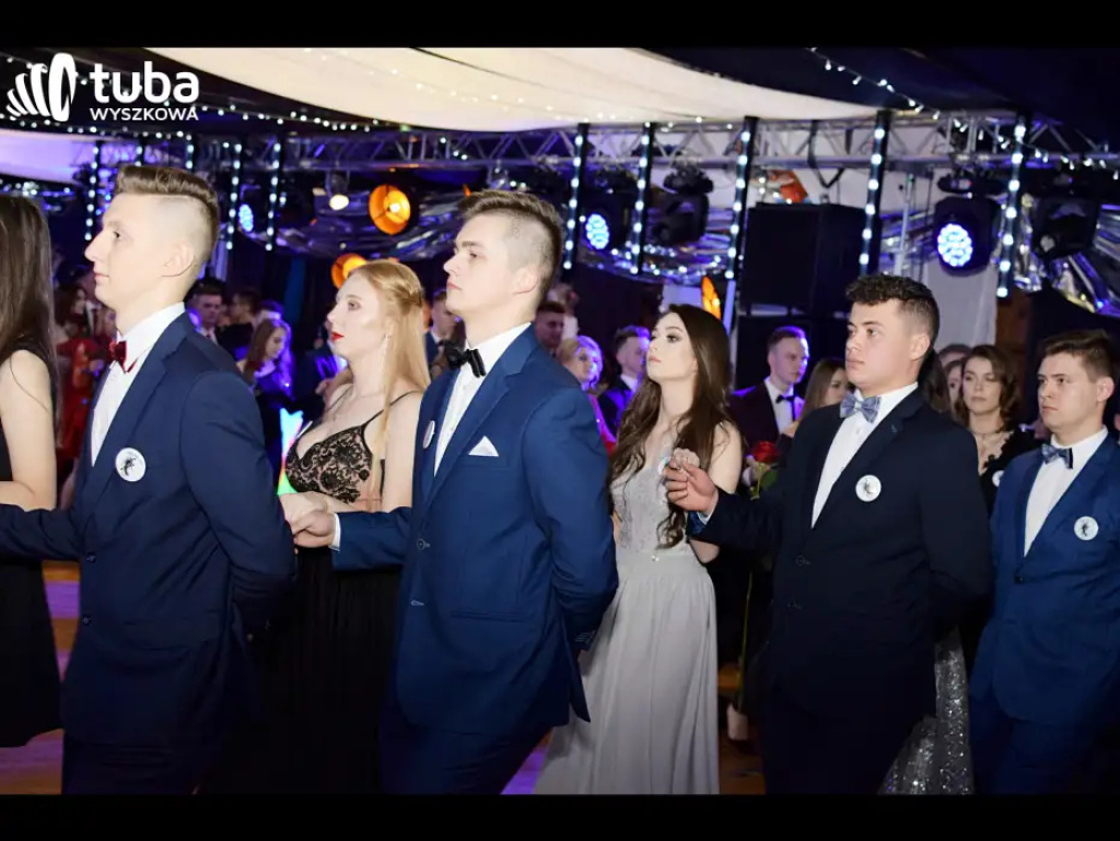 Baśniowy bal studniówkowy maturzystów Zespołu Szkół nr 3 w Wyszkowie (video)