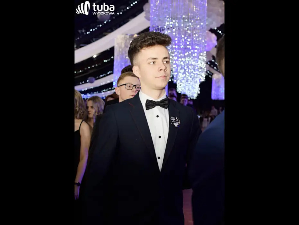 Baśniowy bal studniówkowy maturzystów Zespołu Szkół nr 3 w Wyszkowie (video)