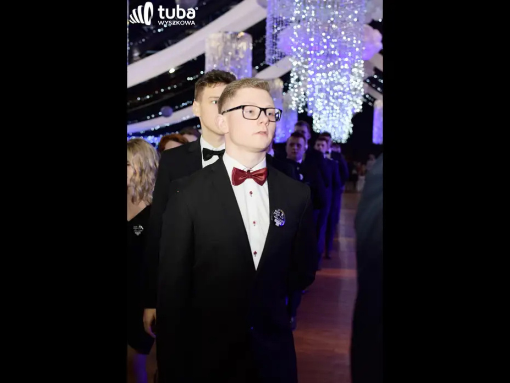 Baśniowy bal studniówkowy maturzystów Zespołu Szkół nr 3 w Wyszkowie (video)