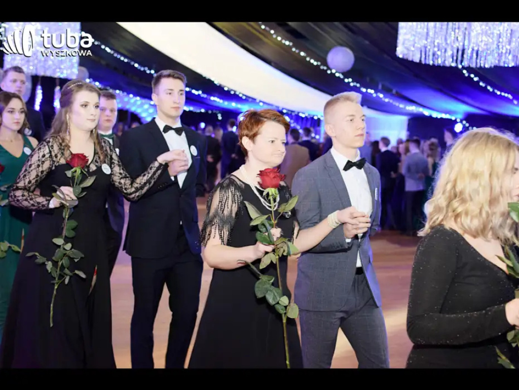 Baśniowy bal studniówkowy maturzystów Zespołu Szkół nr 3 w Wyszkowie (video)
