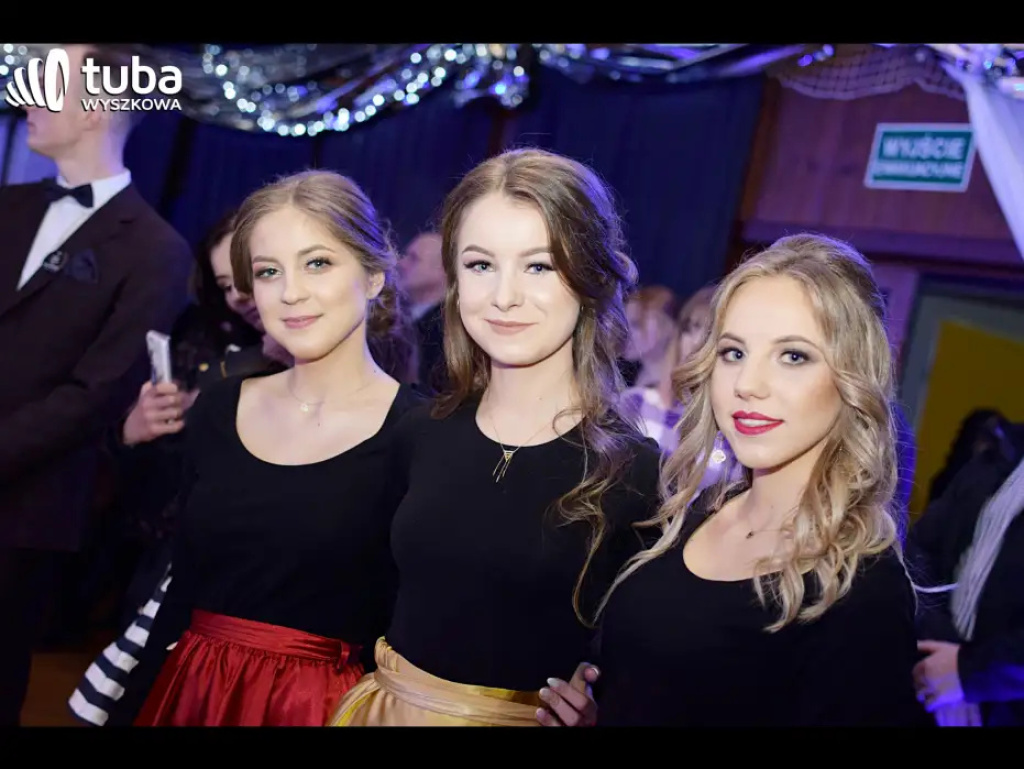 Baśniowy bal studniówkowy maturzystów Zespołu Szkół nr 3 w Wyszkowie (video)