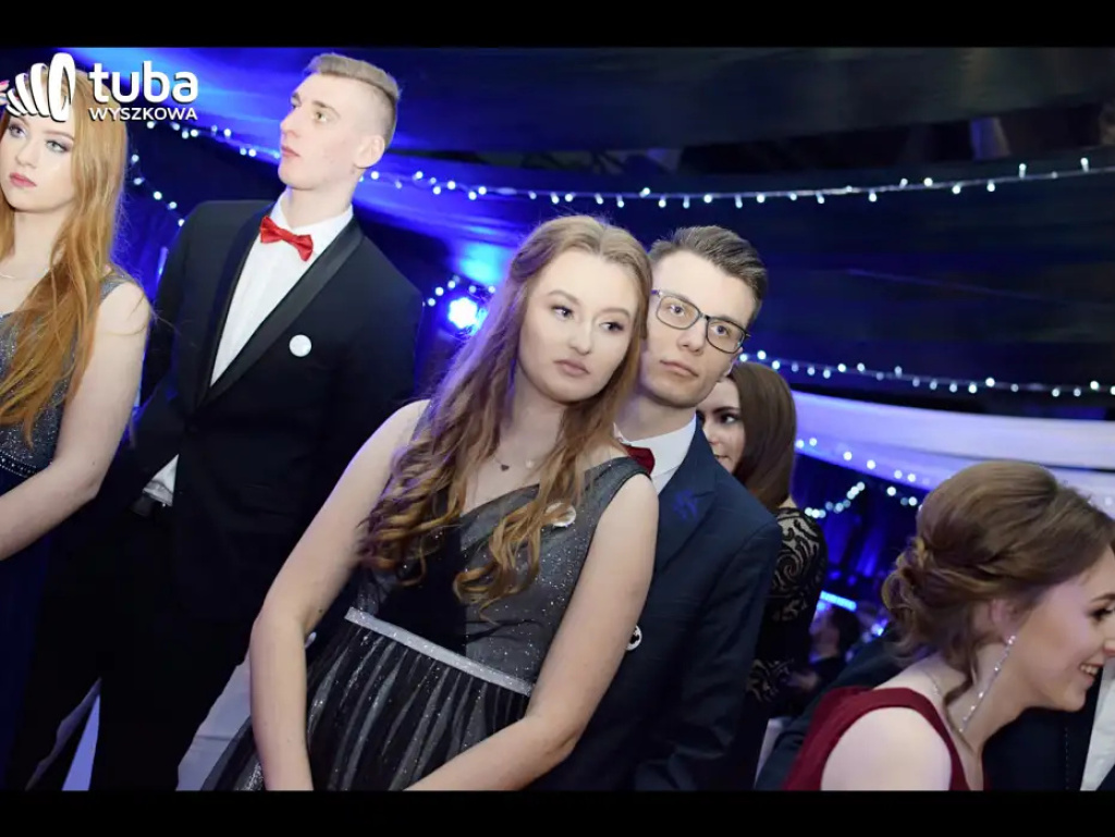 Baśniowy bal studniówkowy maturzystów Zespołu Szkół nr 3 w Wyszkowie (video)