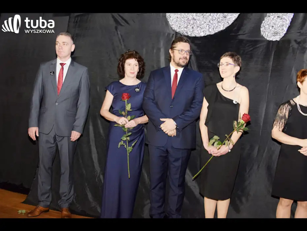 Baśniowy bal studniówkowy maturzystów Zespołu Szkół nr 3 w Wyszkowie (video)