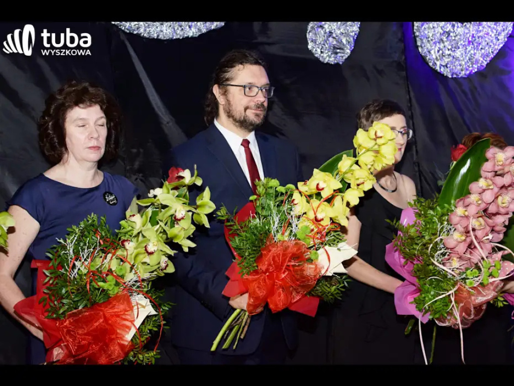 Baśniowy bal studniówkowy maturzystów Zespołu Szkół nr 3 w Wyszkowie (video)