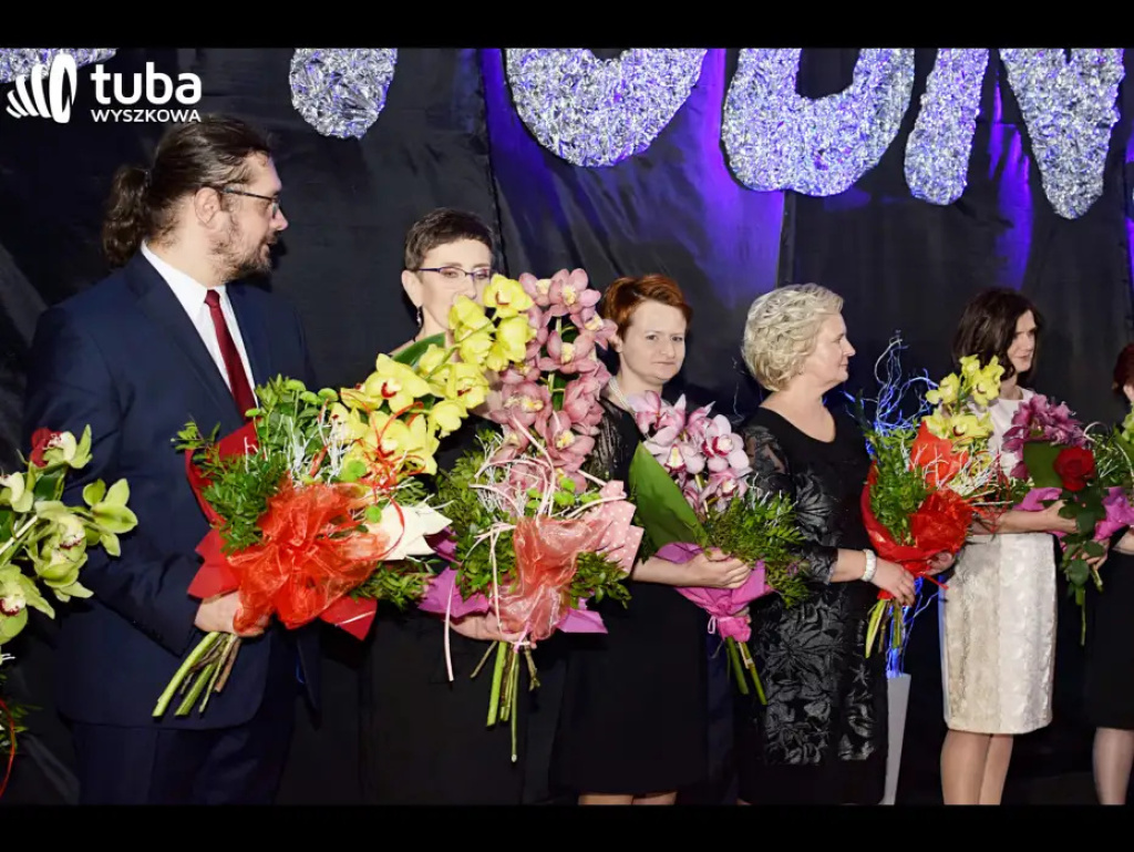 Baśniowy bal studniówkowy maturzystów Zespołu Szkół nr 3 w Wyszkowie (video)