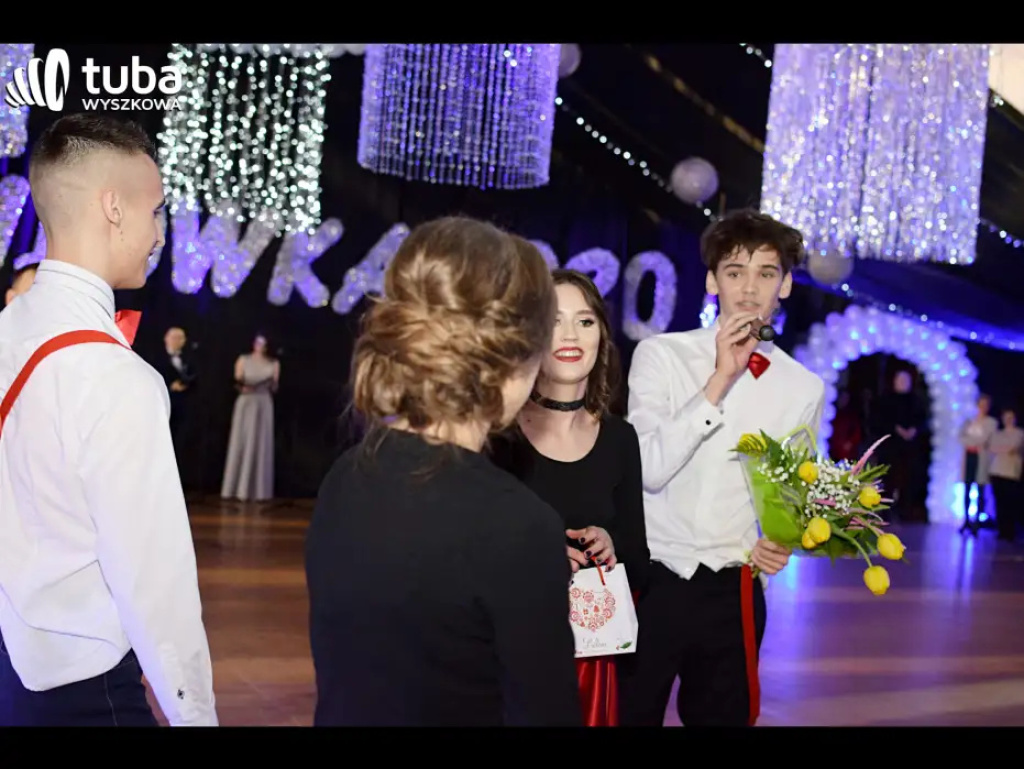 Baśniowy bal studniówkowy maturzystów Zespołu Szkół nr 3 w Wyszkowie (video)