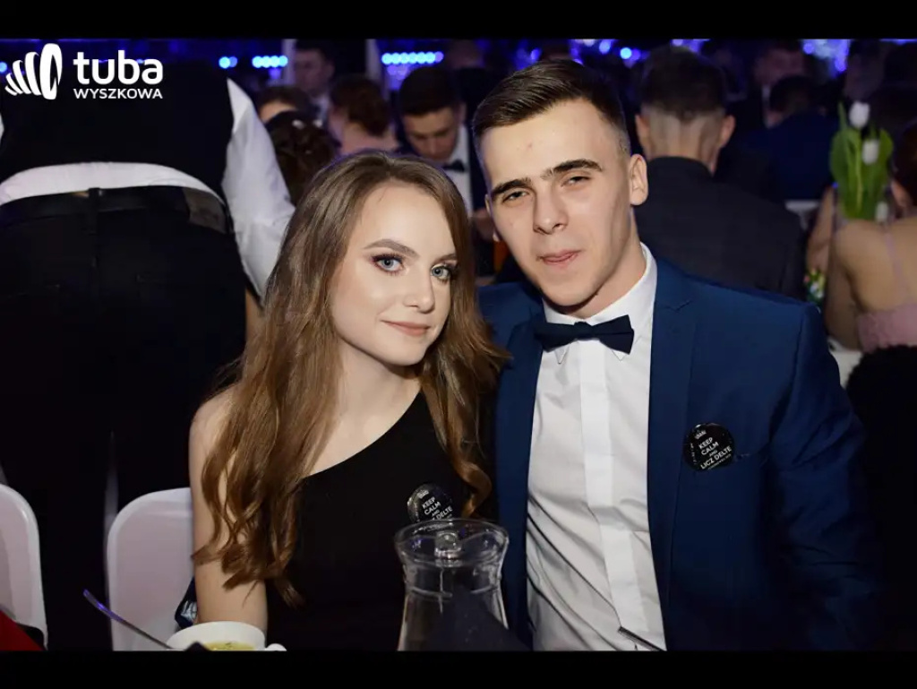 Baśniowy bal studniówkowy maturzystów Zespołu Szkół nr 3 w Wyszkowie (video)