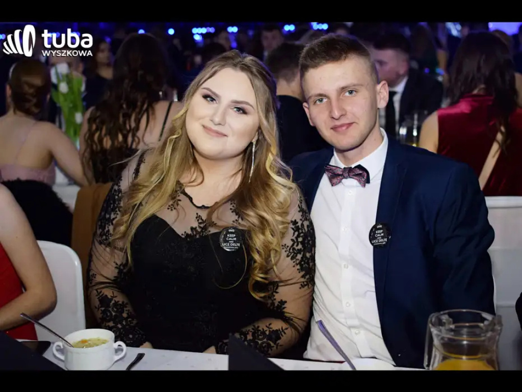 Baśniowy bal studniówkowy maturzystów Zespołu Szkół nr 3 w Wyszkowie (video)