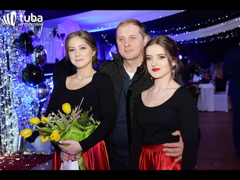 Baśniowy bal studniówkowy maturzystów Zespołu Szkół nr 3 w Wyszkowie (video)