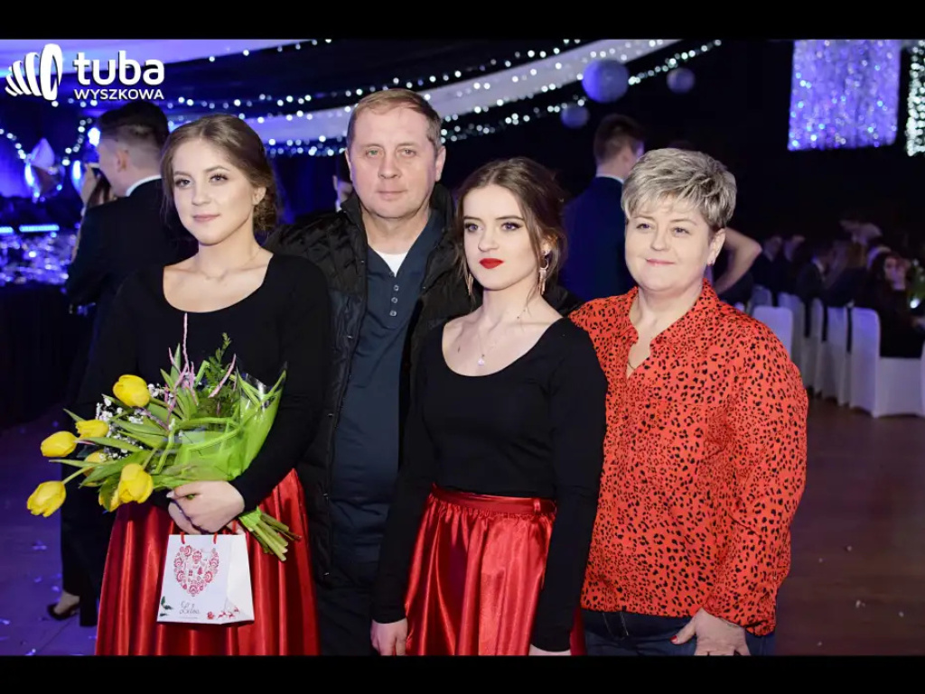 Baśniowy bal studniówkowy maturzystów Zespołu Szkół nr 3 w Wyszkowie (video)