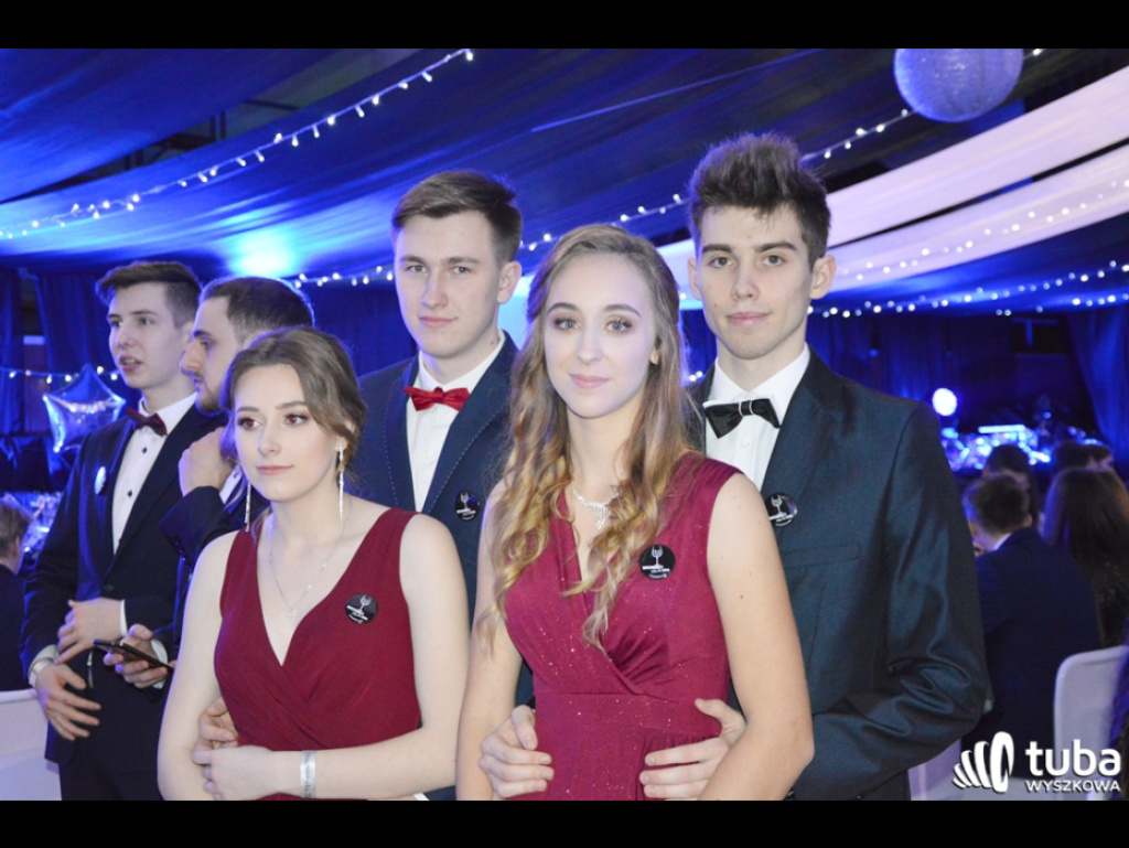 Baśniowy bal studniówkowy maturzystów Zespołu Szkół nr 3 w Wyszkowie (video)