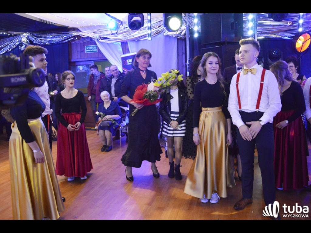 Baśniowy bal studniówkowy maturzystów Zespołu Szkół nr 3 w Wyszkowie (video)