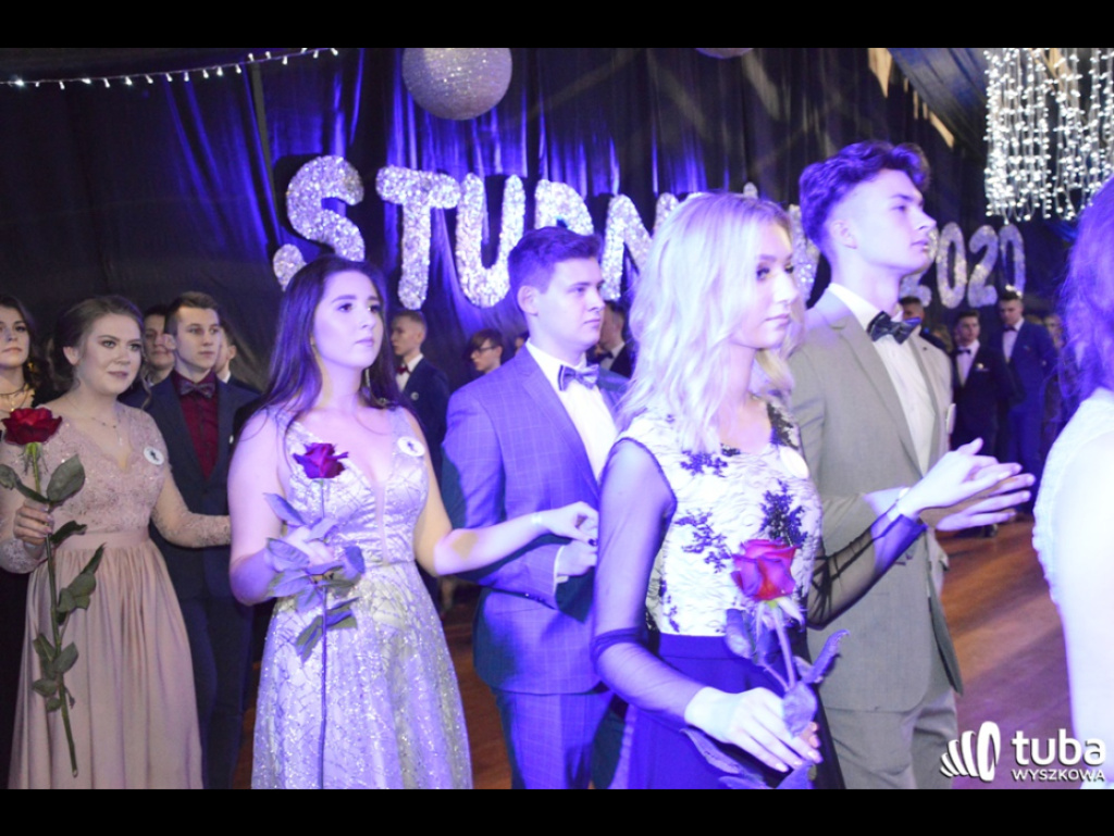 Baśniowy bal studniówkowy maturzystów Zespołu Szkół nr 3 w Wyszkowie (video)