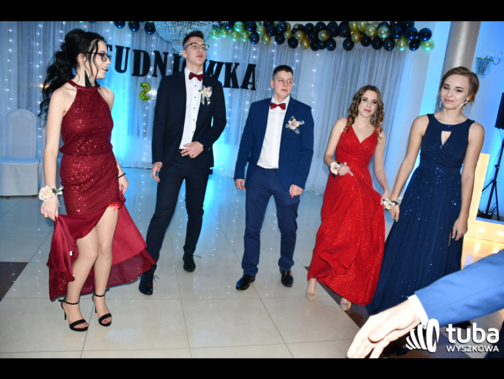 Aby ta noc była niezapomniana... Studniówka IV LO w Wyszkowie (video)