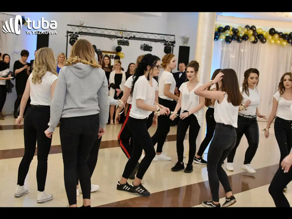 Aby ta noc była niezapomniana... Studniówka IV LO w Wyszkowie (video)