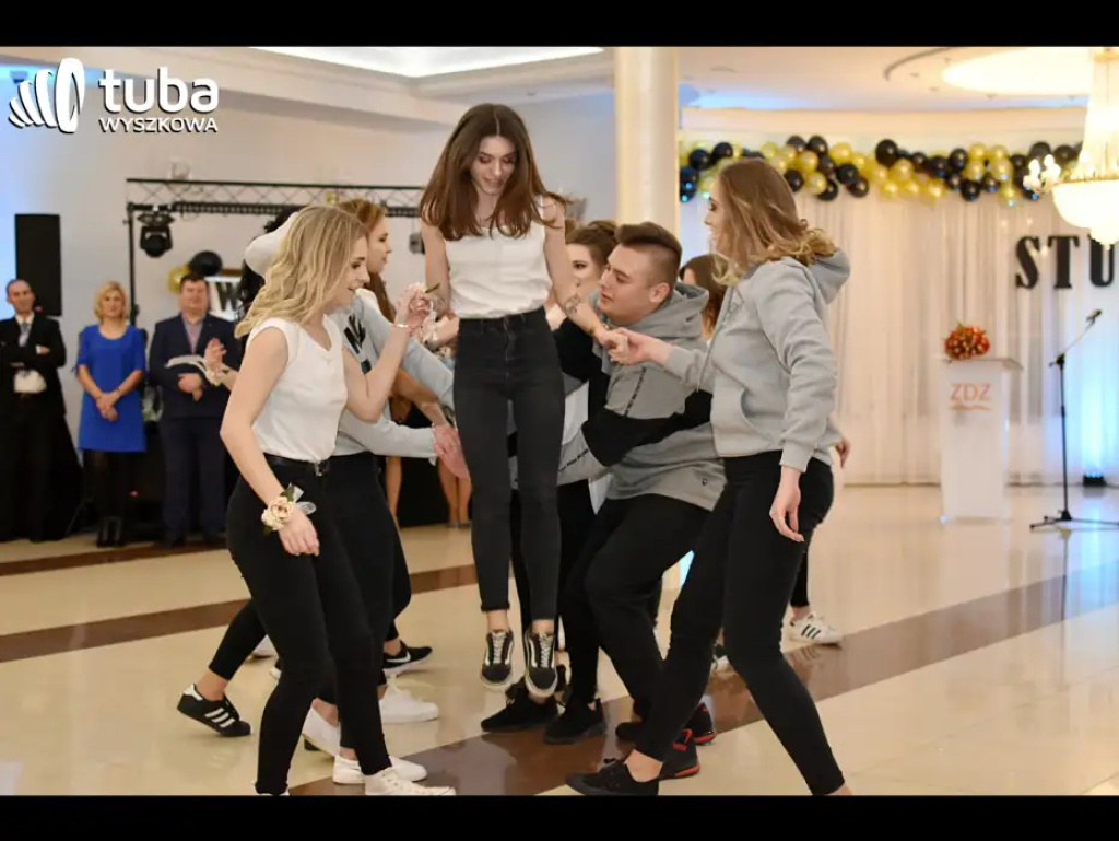 Aby ta noc była niezapomniana... Studniówka IV LO w Wyszkowie (video)
