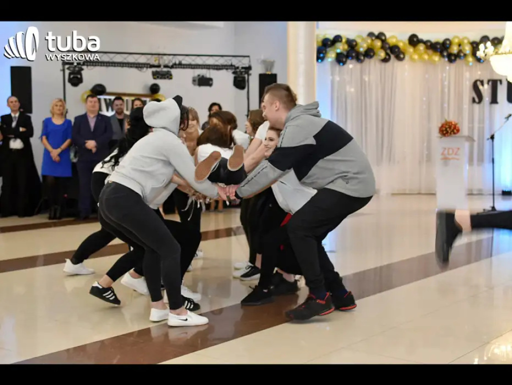 Aby ta noc była niezapomniana... Studniówka IV LO w Wyszkowie (video)