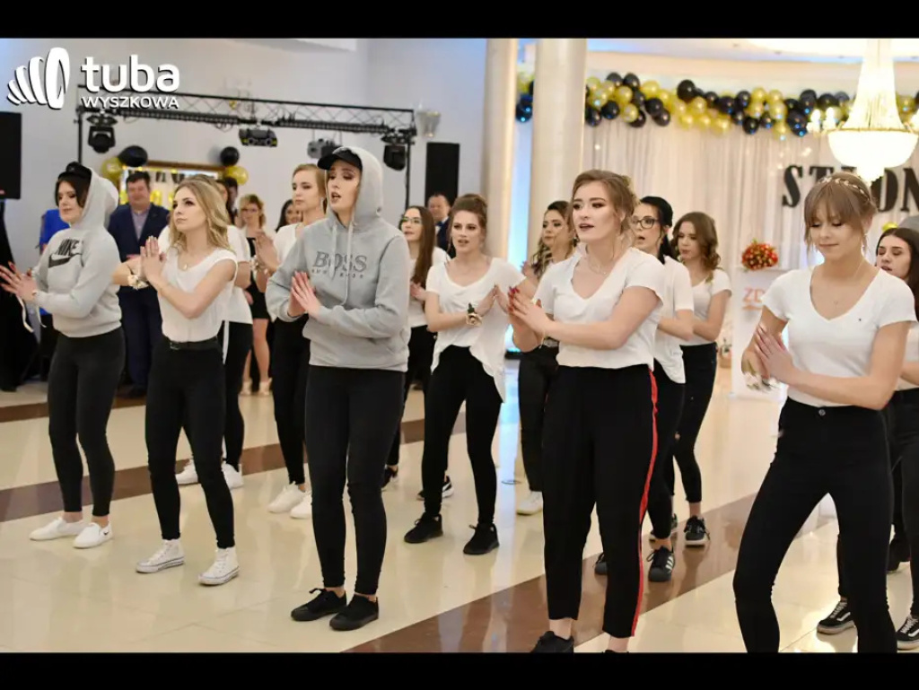 Aby ta noc była niezapomniana... Studniówka IV LO w Wyszkowie (video)