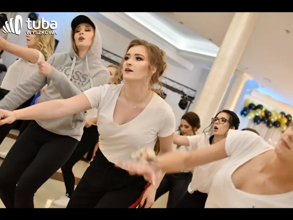 Aby ta noc była niezapomniana... Studniówka IV LO w Wyszkowie (video)
