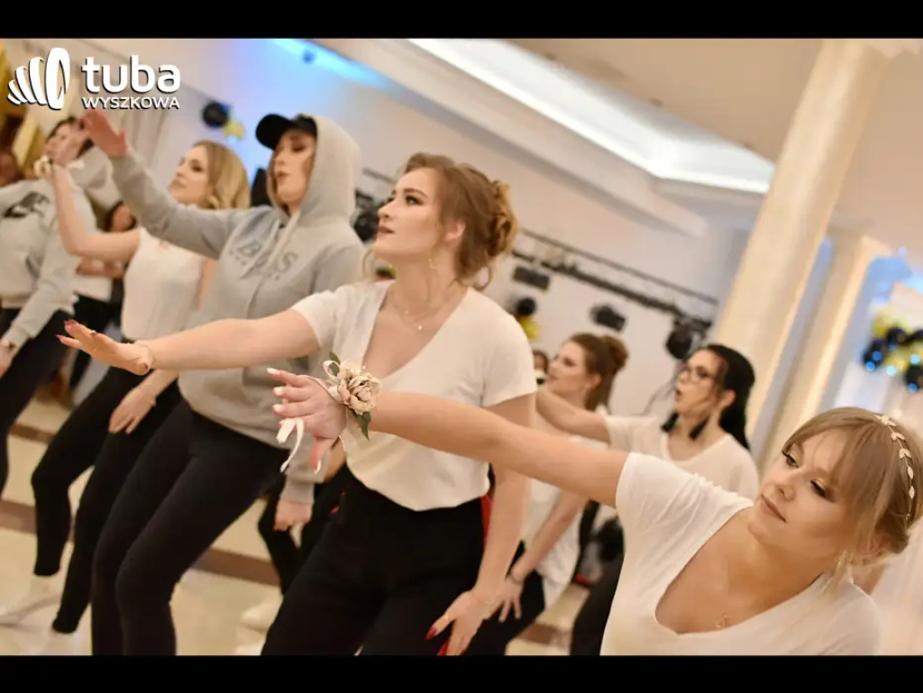 Aby ta noc była niezapomniana... Studniówka IV LO w Wyszkowie (video)