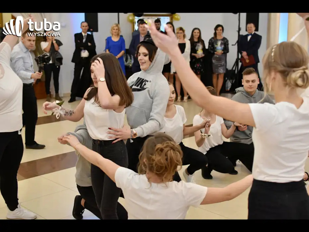 Aby ta noc była niezapomniana... Studniówka IV LO w Wyszkowie (video)