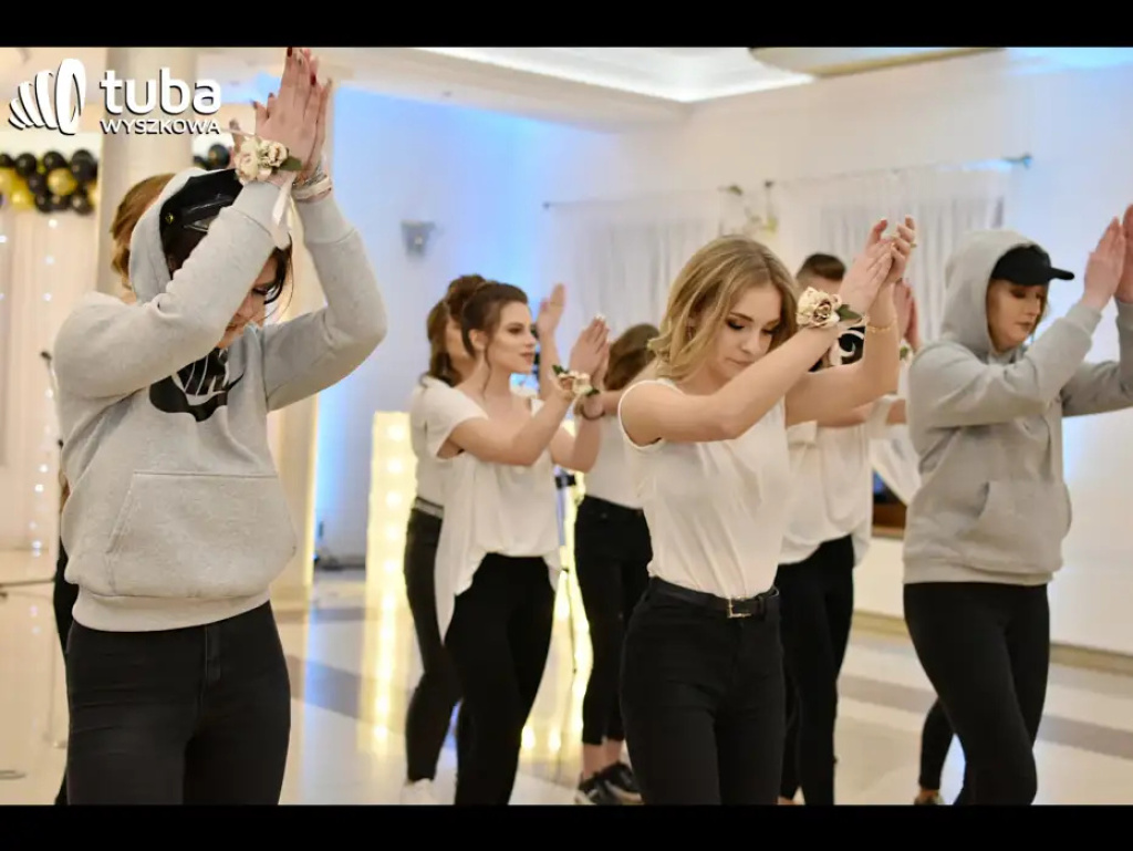Aby ta noc była niezapomniana... Studniówka IV LO w Wyszkowie (video)