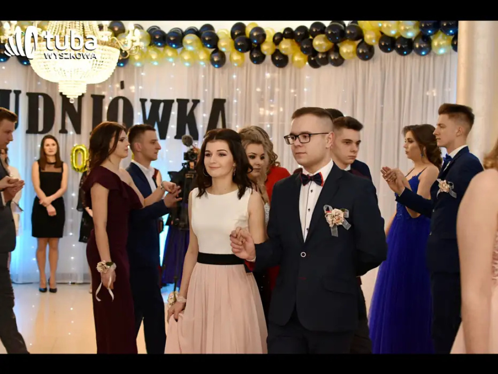 Aby ta noc była niezapomniana... Studniówka IV LO w Wyszkowie (video)
