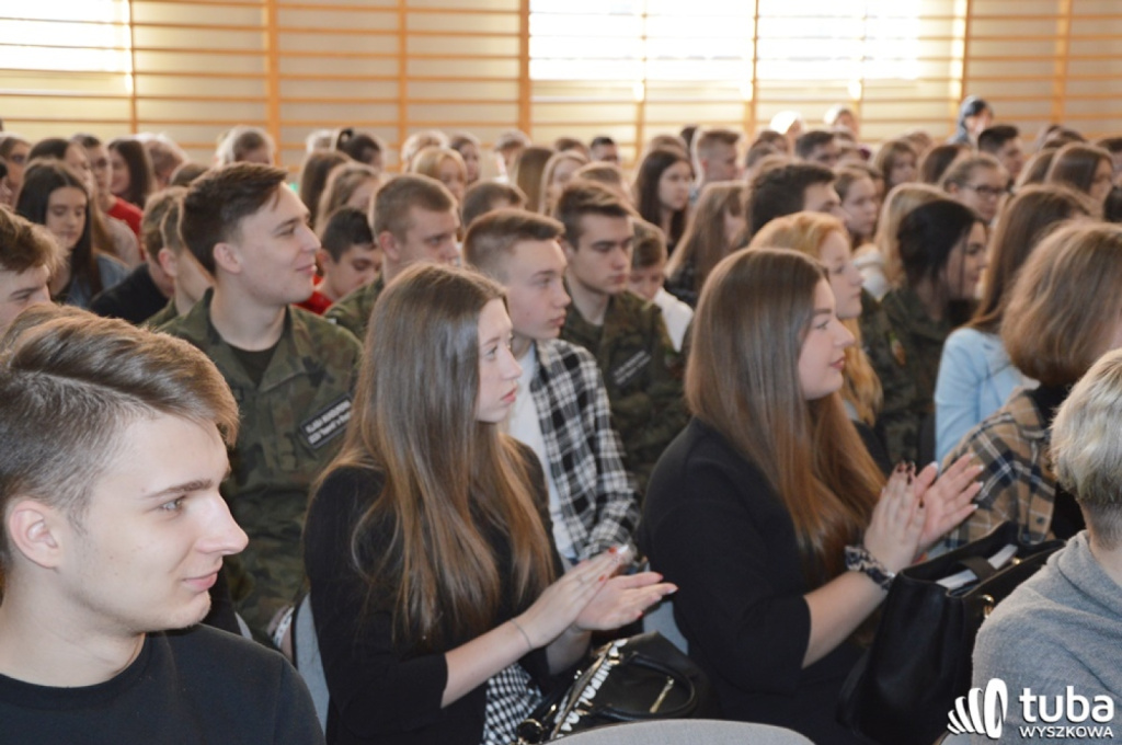 Młodzież z powiatu wyszkowskiego oddała hołd Żołnierzom Wyklętym